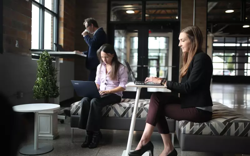 和工作同事睡过后会有什么下场？