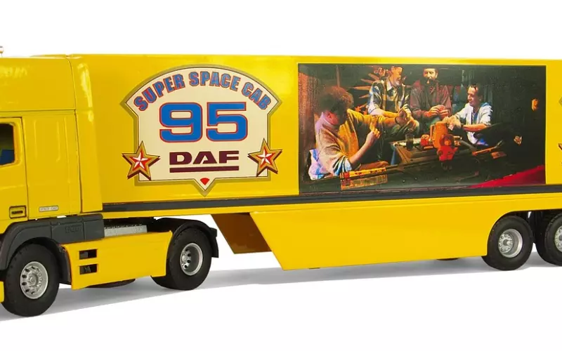 跟大自己50岁的人谈恋爱是怎样的一种体验？