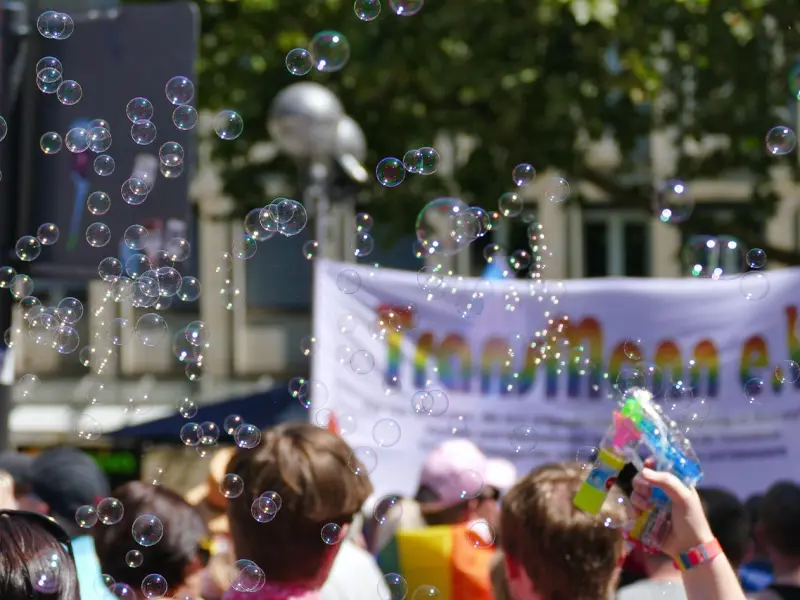 异地恋是什么？异地恋感情变淡了怎么办?异地恋该怎么挽回前任？