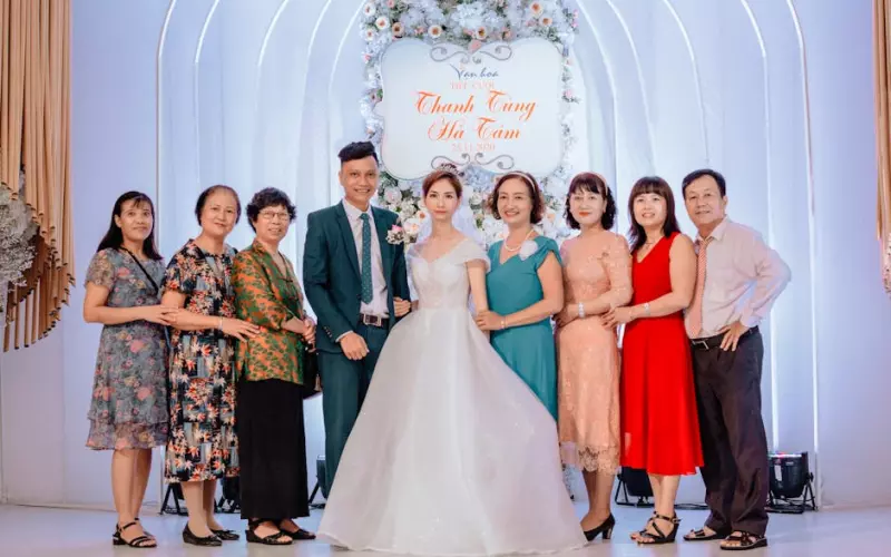 婚姻和家庭是恋爱的什么(如何正确看待恋爱和婚姻家庭)