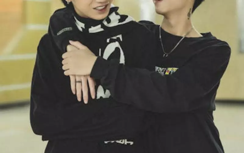 网恋见面发现对方很丑内心想法(网恋见面发现对方很丑还会抱她吗)