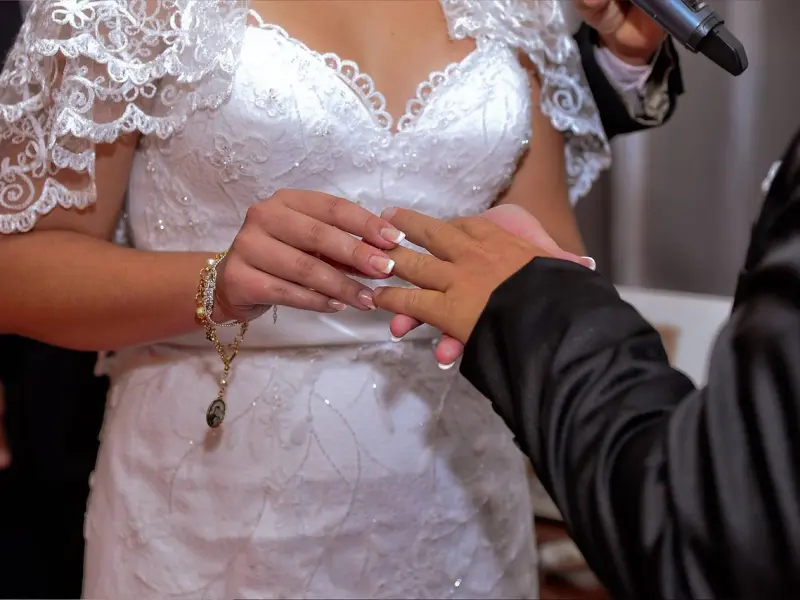 女生暗示不可能但仍接受你对她好是什么心理？