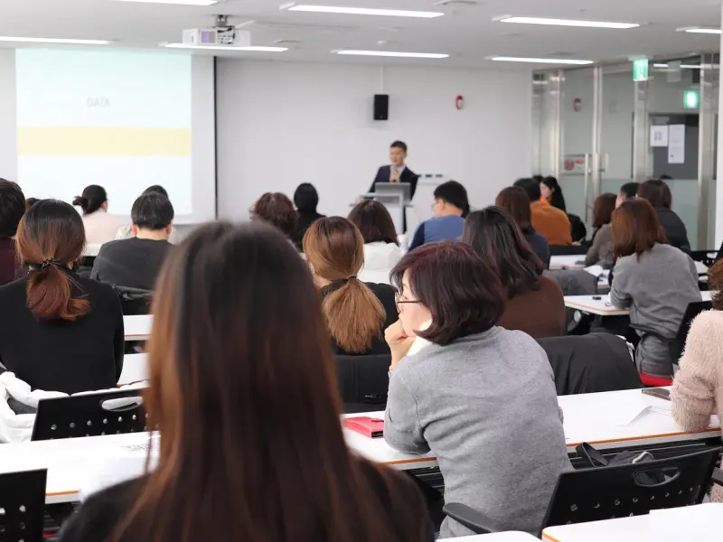 总怀疑男友会出轨怎么办？很可能你想得到这个东西