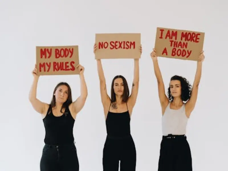 害怕女友和前度复合怎么办？  |  隔壁老王