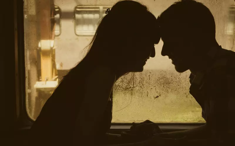 分手后不敢主动联系前男友怎么办?巧用借故联系法!