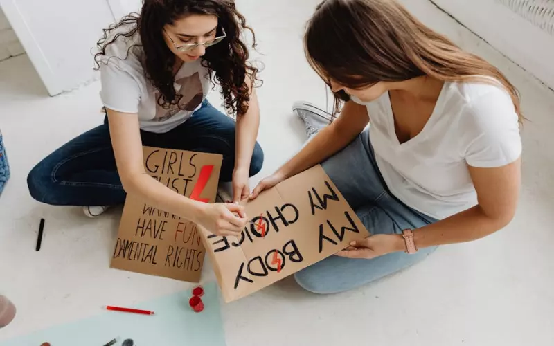 刚分手梦到前任怎么办(和现男友在一起总是梦到前男友)