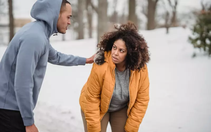 婚外情中觉得对方冷淡了该怎么办(婚外情他对我忽冷忽热该不该放弃)