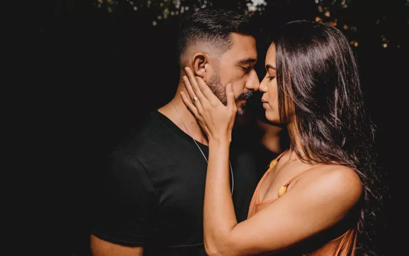 老婆出轨后想要挽回婚姻怎么办(妻子出轨怎么挽回才好)