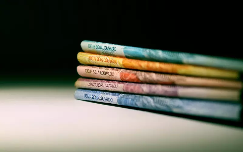 男友不愿上交工资卡怎么办？