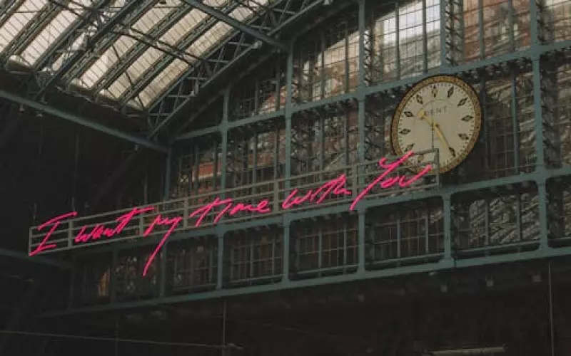 前任男友还想挽回我怎么办？重建感情的关键步骤与技巧