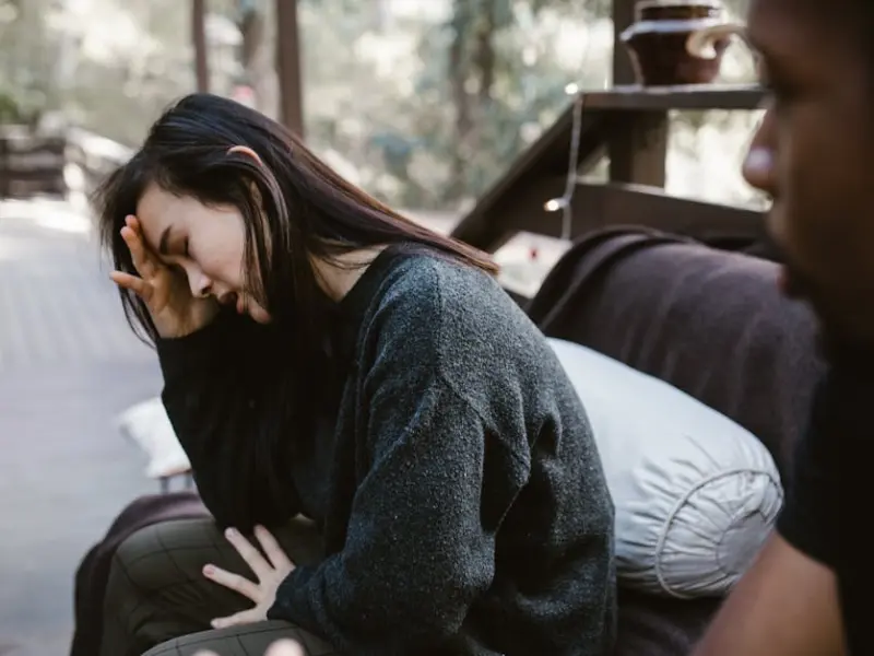 丈夫出轨，一直逼我离婚怎么办？情感咨询师教你如何应对