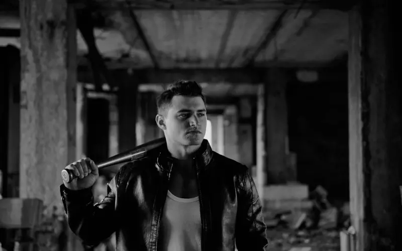 大男子主义男友说我不听话要分手怎么办