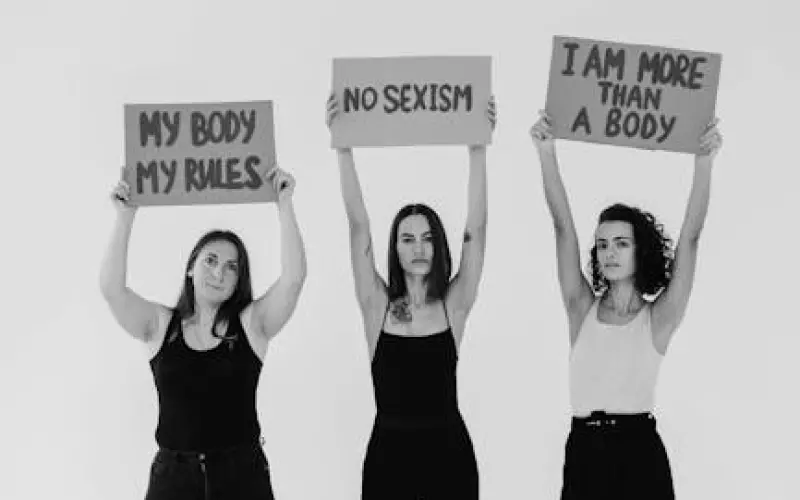 老婆发现我出轨该怎么办才能挽回(发现老婆出轨老婆要离婚如何挽回)