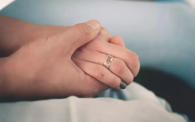 发现老公出轨后，我该怎么做才能挽回婚姻？挽回老公的简单方法