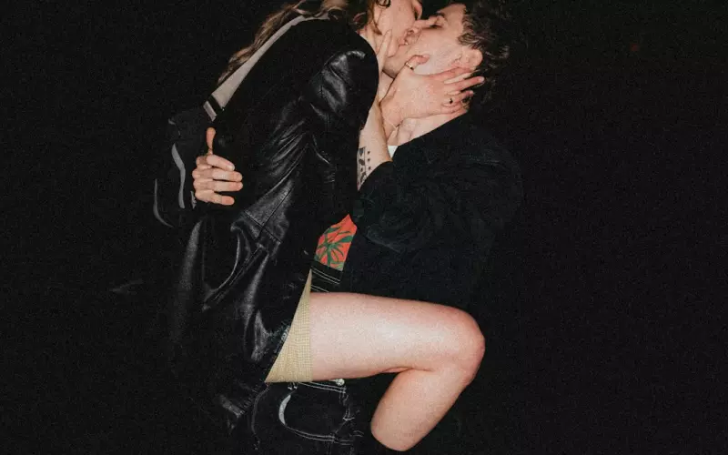 想要挽回前任男友空间发什么(碰到前任怎么挽回他的感情)