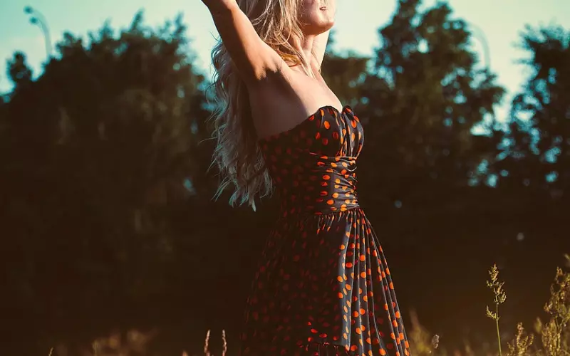 男友的前女友总是来打扰我们的生活怎么办