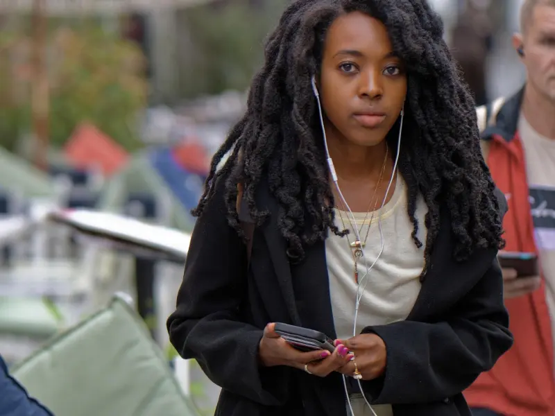 面对感情危机，我们应该做什么