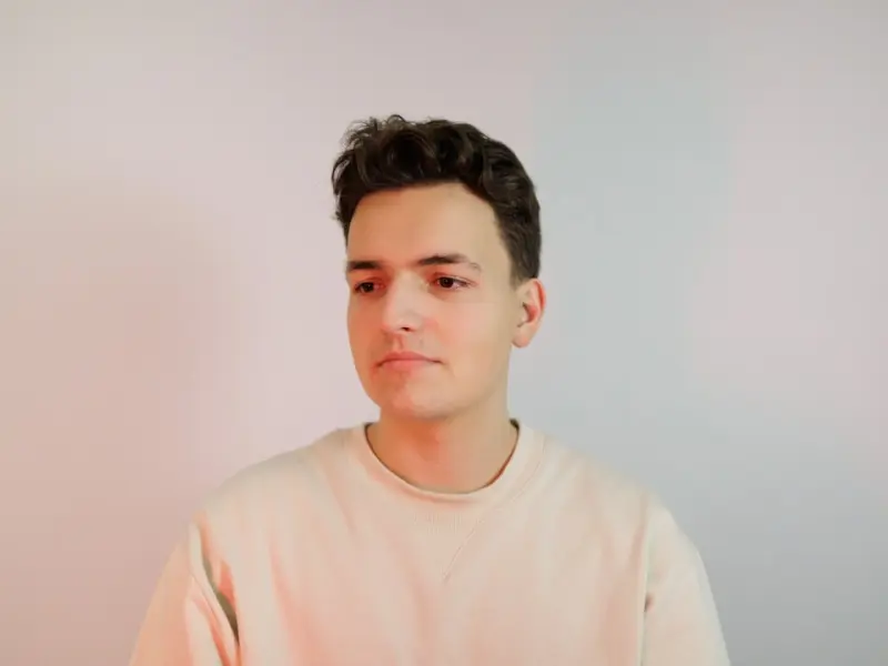 如果女生对你回复冷淡怎么办?