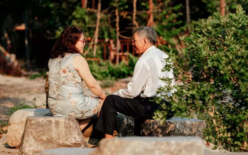 四十多岁有儿女夫妻不和谐怎么办(中年夫妻不和谐一点小事就吵嘴)