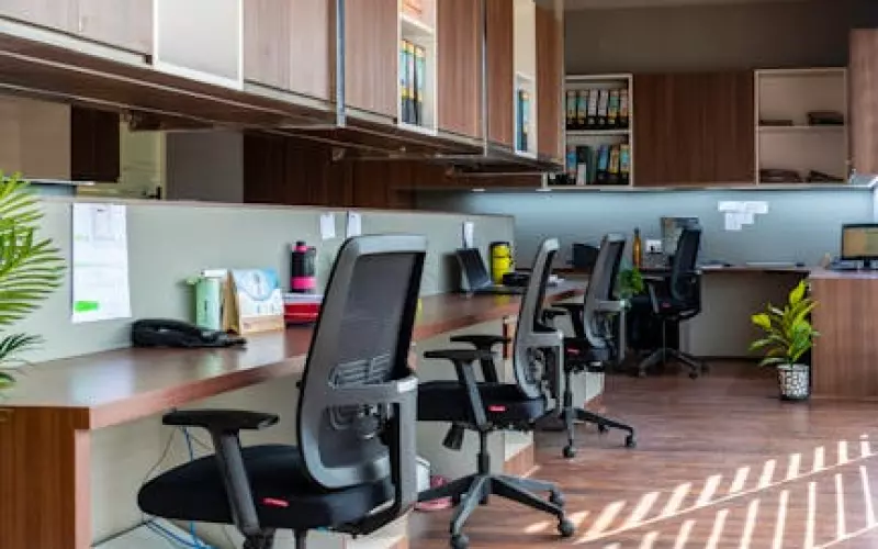 发现老公出轨后应该怎么办才好(如果发现老公有了外遇应该怎么办)