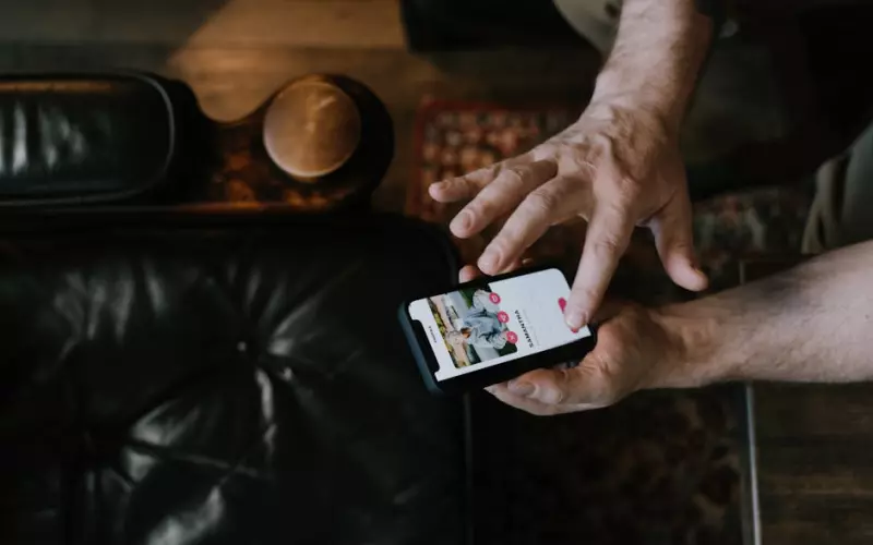 网恋一个月奔现要注意什么(网恋三个月对象终于奔现了)