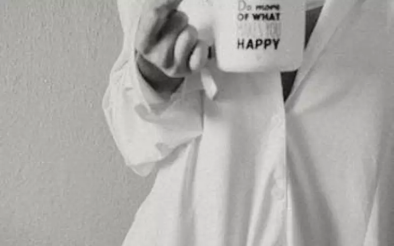 发现丈夫和别的女人暧昧怎么办(丈夫和别的女人暧昧不明怎么做)