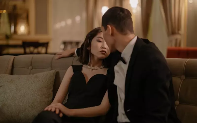 如果发现老公有外遇怎样处理妥当(如果老公有了外遇妻子该怎么办)