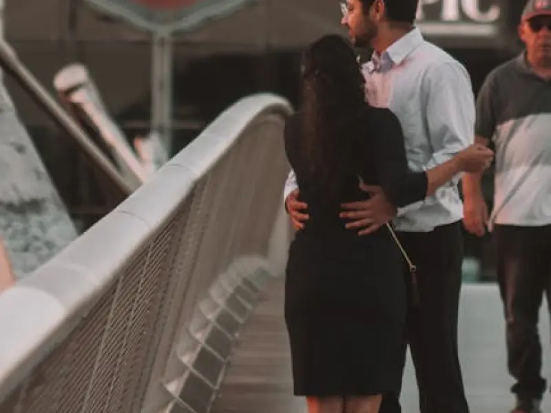 男友要分手怎么办：有效挽回男友方法，让对方主动回头离不开你