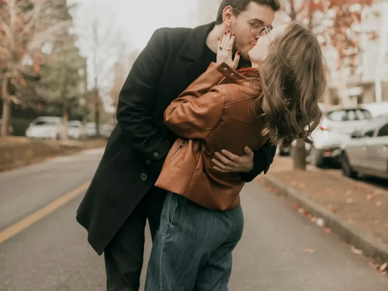 挽回男友该怎么做：男友分手态度很坚决，该怎么挽回男友的心