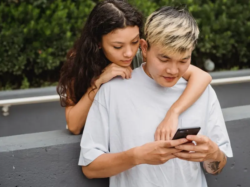 挽回男友感情该怎么做：跟男友分手后就被拉黑了，还有挽回的机会吗？