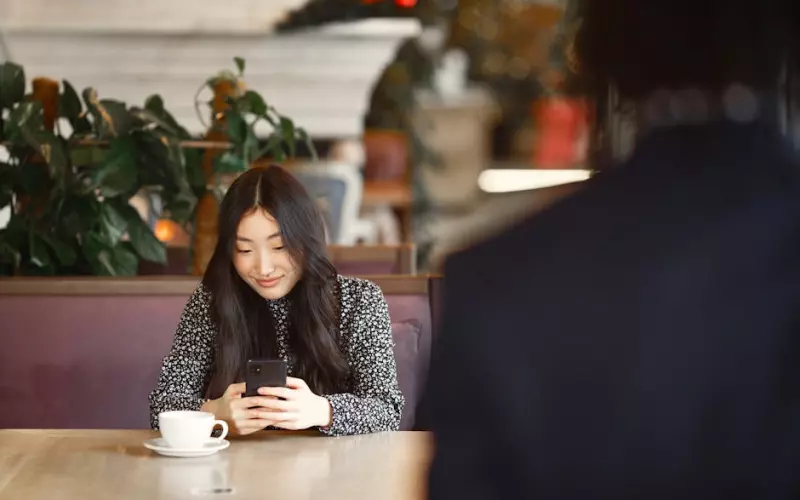第一次和网恋男友见面怎么办(和网恋男友第一次见面怎么办)