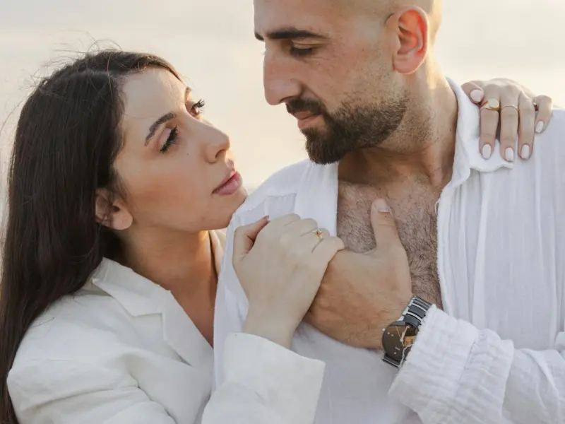 女生犯了错，展现一种包容的态度而不是故意去惩罚她