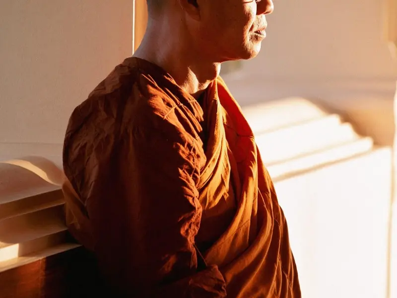 男人面对你的冷落，其实内心深爱着你，才会有这样的表现