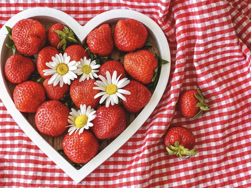 男人打从心底爱上一个女人，会有这五个表现，你有吗？