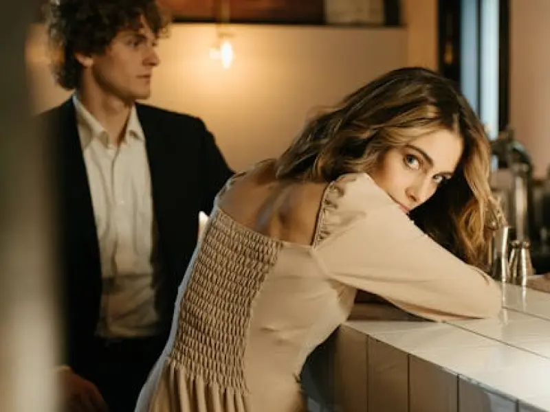 收到男人发“我想你”时，聪明的女人如何回?