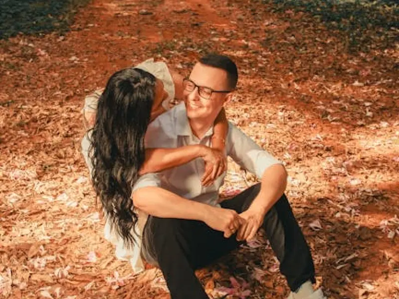 男人真心爱上一个女人，会表现出这三大显著特征