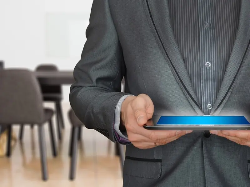 男人真心爱一个女人，通常会有这4种表现，遇到就别错过！