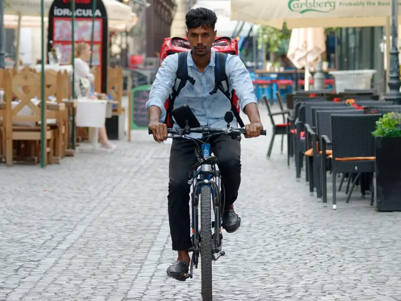 已婚男人出轨，面对小三，到底是怎样的一种情感？