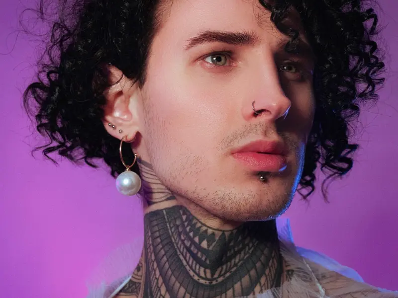 女人吸引一个男人，往往是从这三个特质开始的！