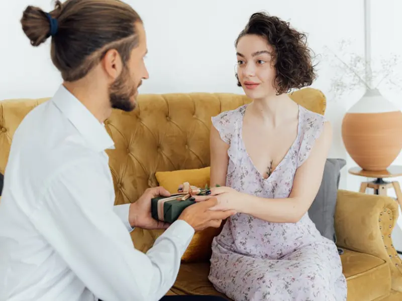 当女人给你这些东西，说明她已经喜欢上你了