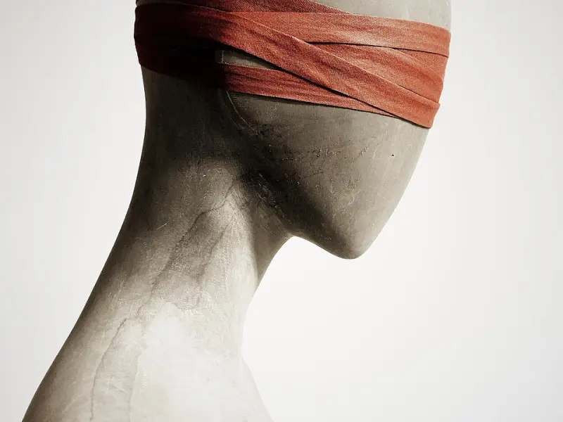 女人学会这三个技巧，男人越爱你，对你朝思暮想，念念不忘！