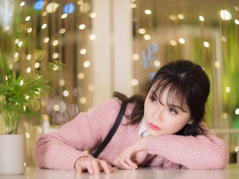 女人思念一个男人，不会直说“我想你”，而会做这些事情