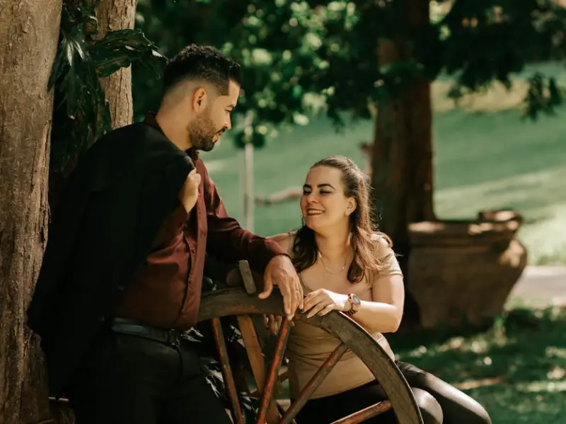 聊天时，男人这3个反常的表现，意味着他不爱你了！