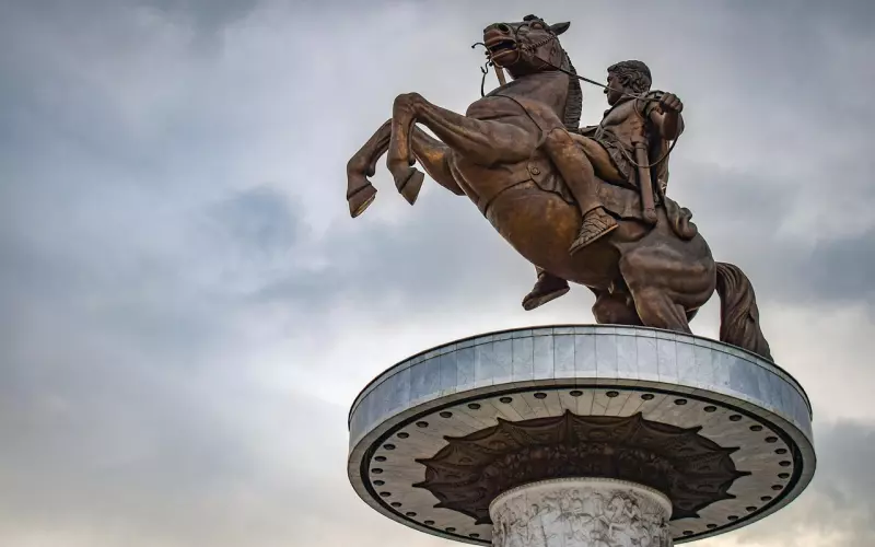 微信撩妹时，把“在吗”换成这几句开场语，女人马上心动