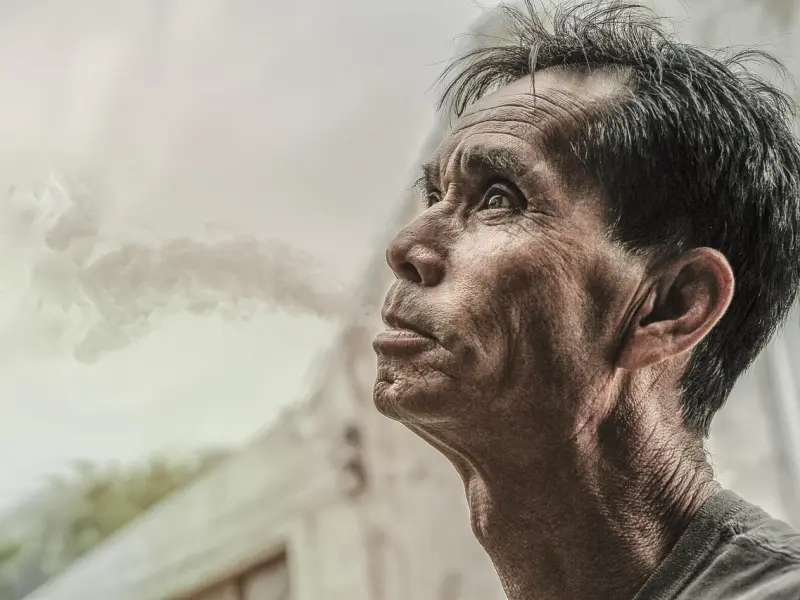 两性交往，女人对男人“动情”后才有的三个特征，勿错过