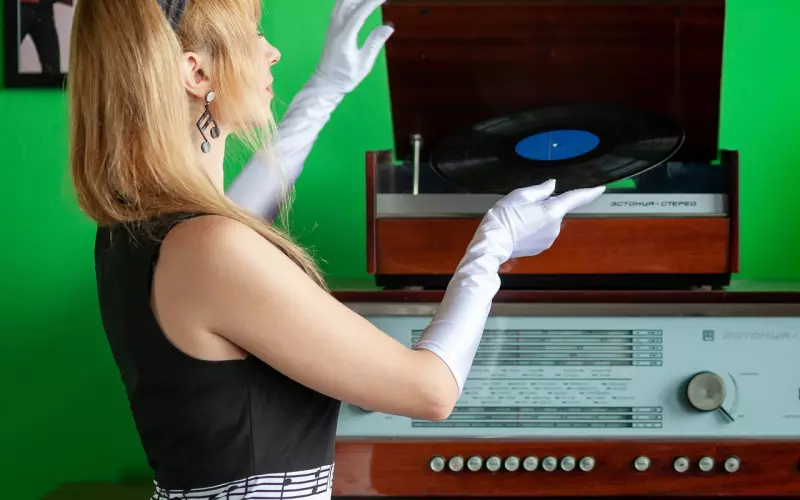 当爱情遭遇现实冲击的时候，听听情感咨询专家的建议！