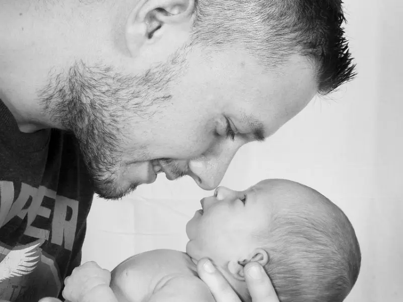 男女交往，男人和女人相爱，若各自都有家庭，请牢记3句忠告哦