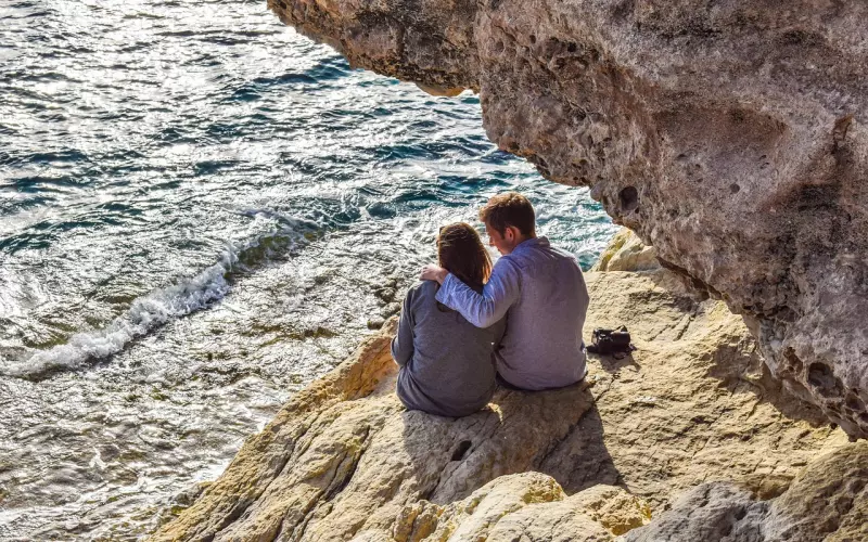 关上灯，夫妻还能做到这6个动作，那真是恩爱夫妻一辈子！