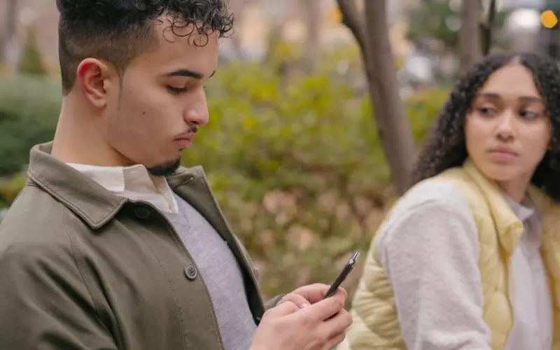 当你网恋对象跟你说网恋不靠谱(关于网恋现在的网恋真的靠谱吗)