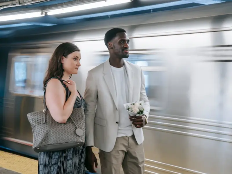 女人对男人是否动了真情，看懂这些信号就恍然大悟了